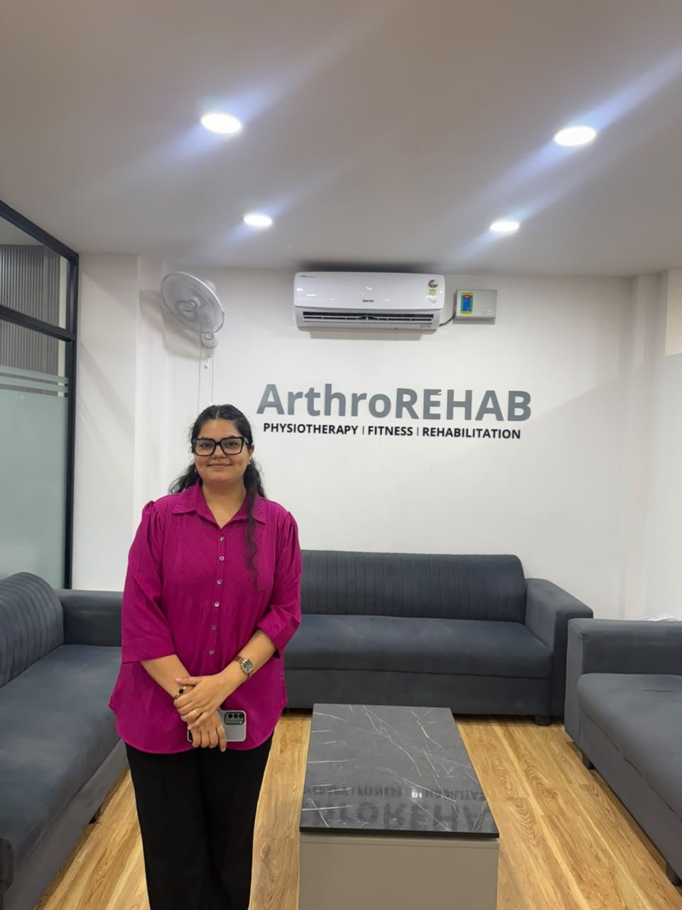 Dr. Mehar Mehfooz